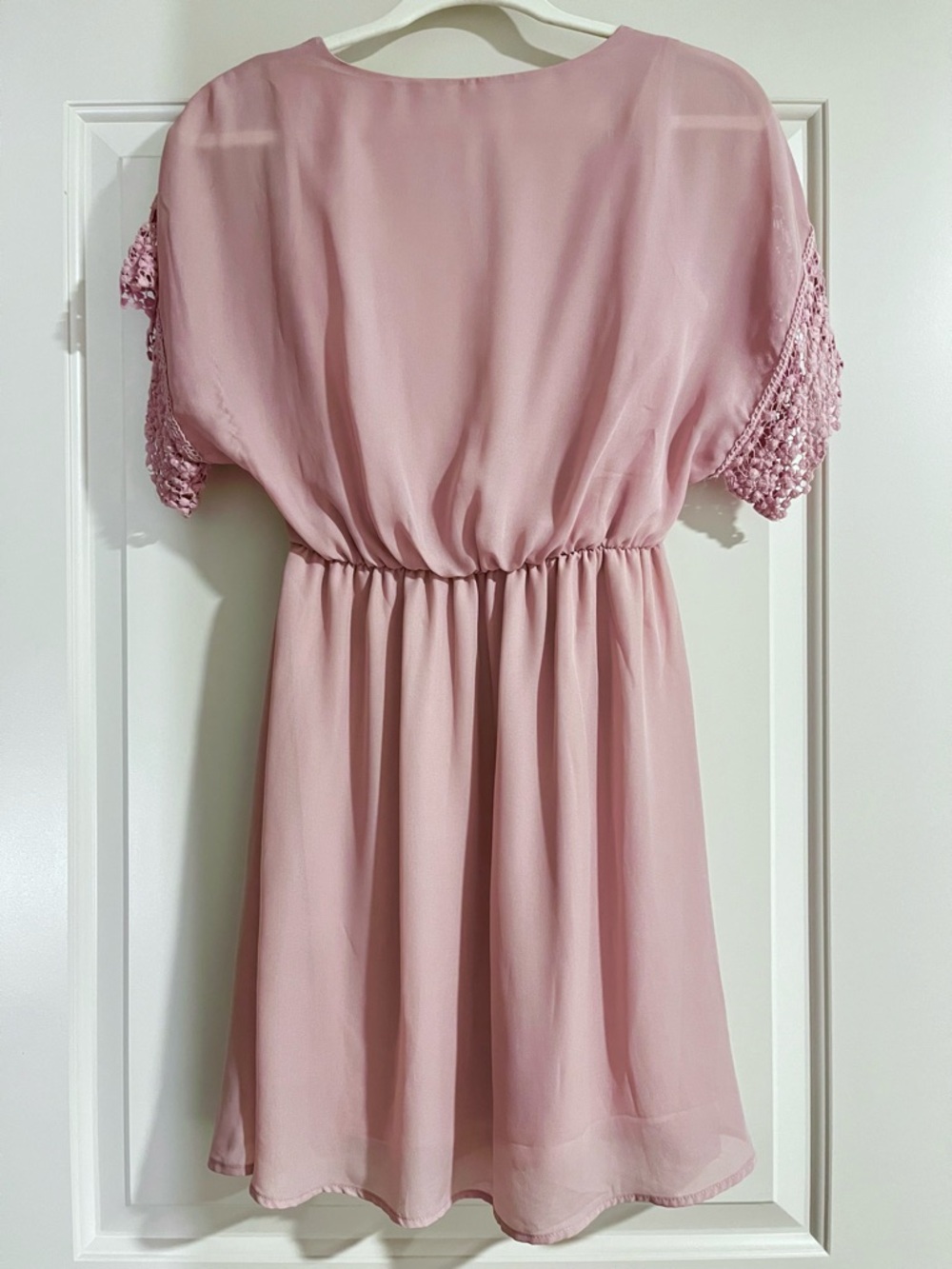 Altar’d State Pink V-Neck Crochet Sleeve Mini Dress Size Small - Picture 2 of 3